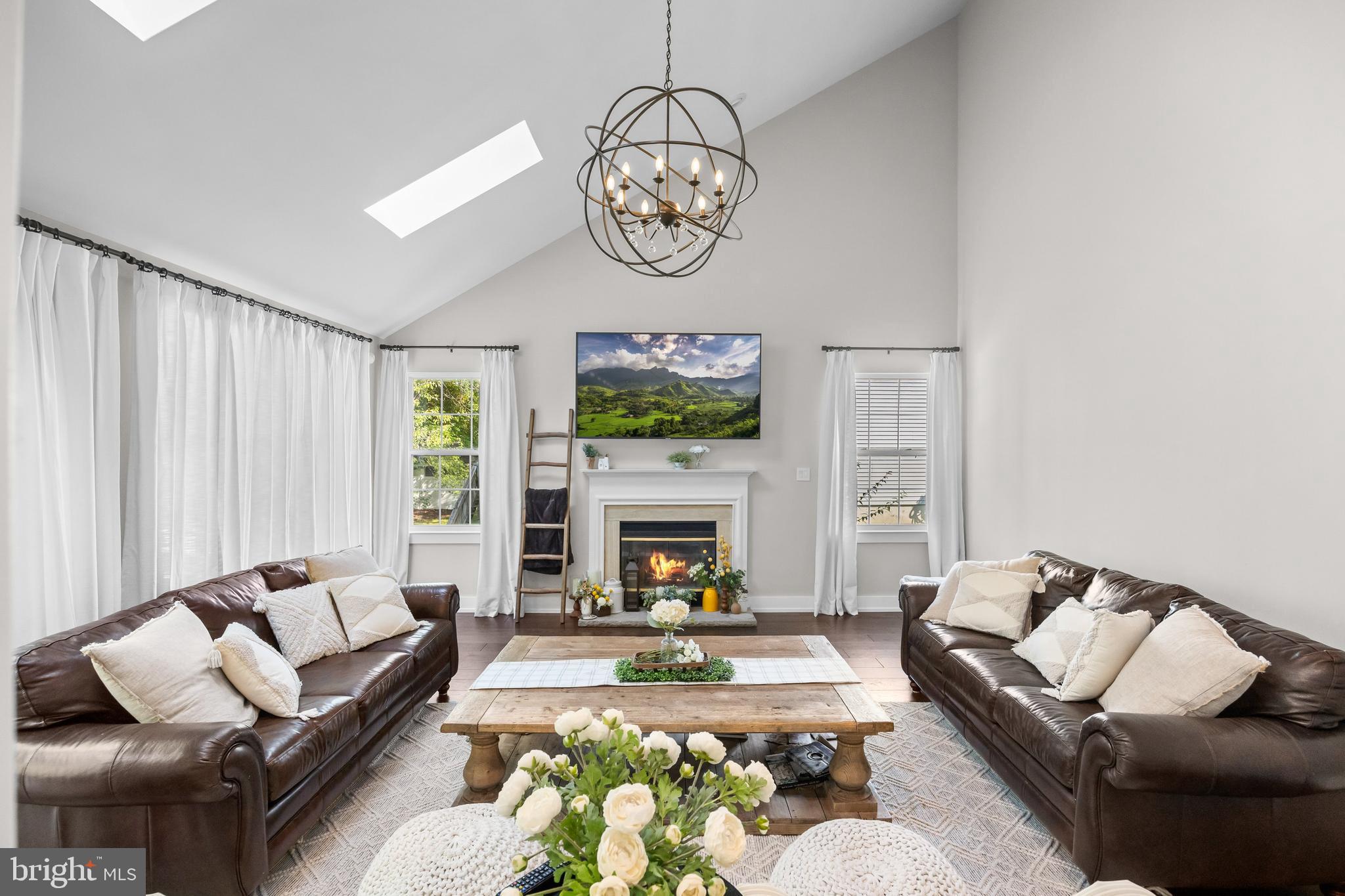 18 CARRIAGE DR.