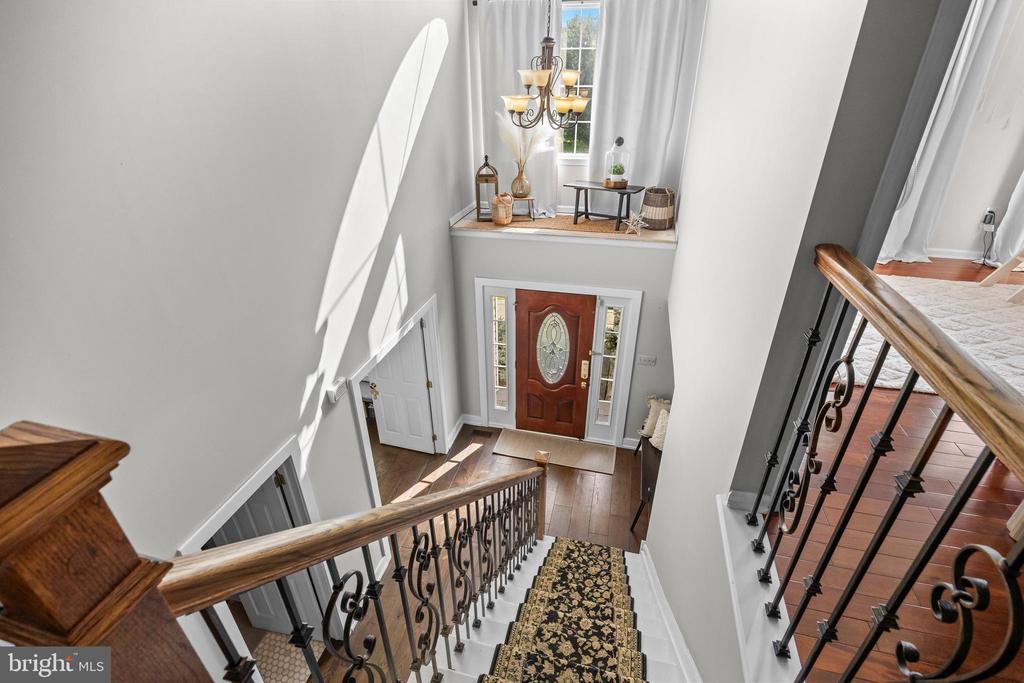 18 CARRIAGE DR.