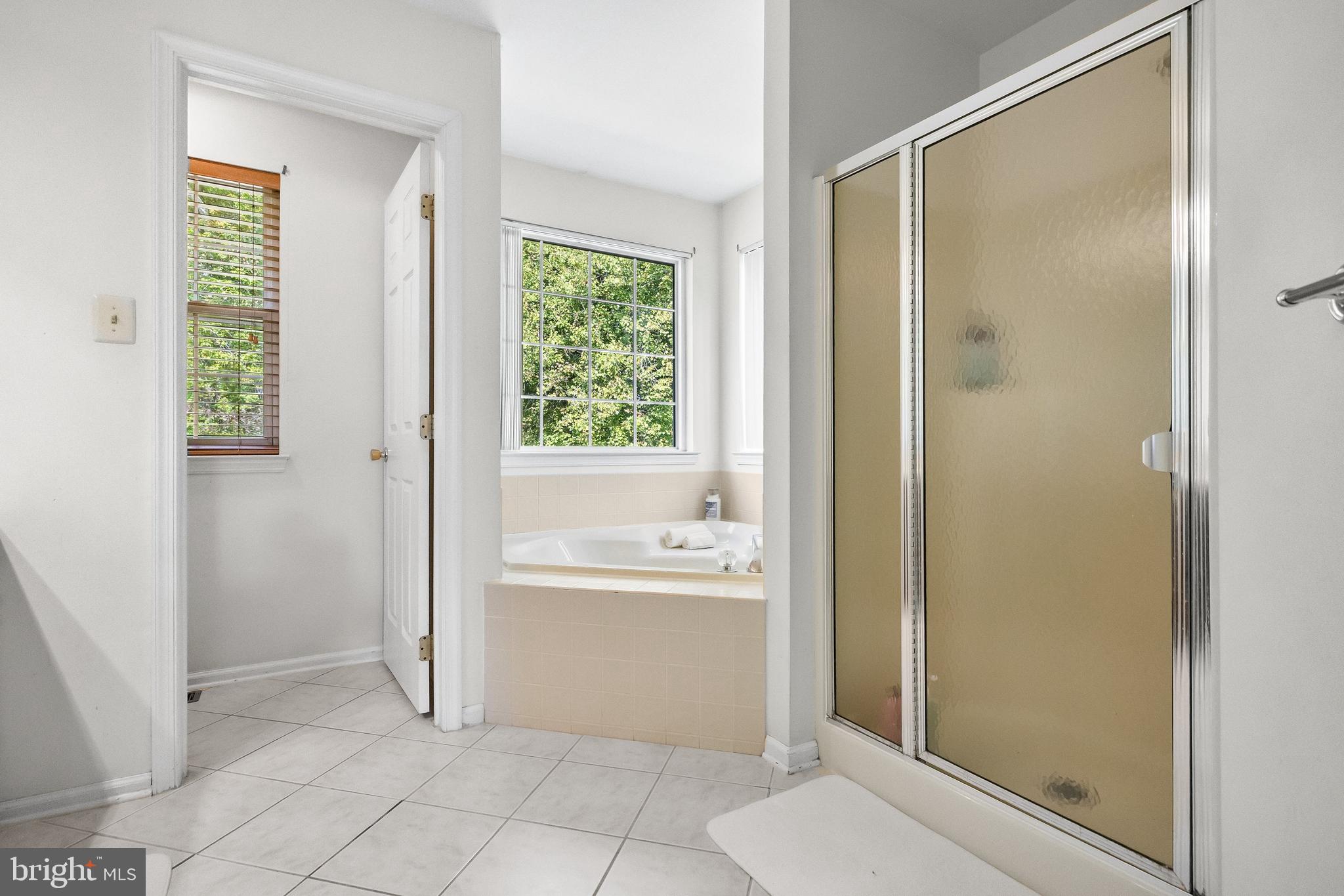 18 CARRIAGE DR.