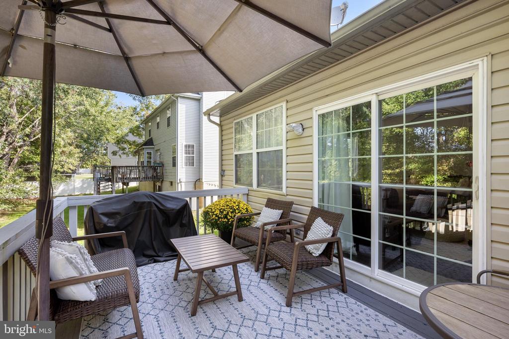 18 CARRIAGE DR.
