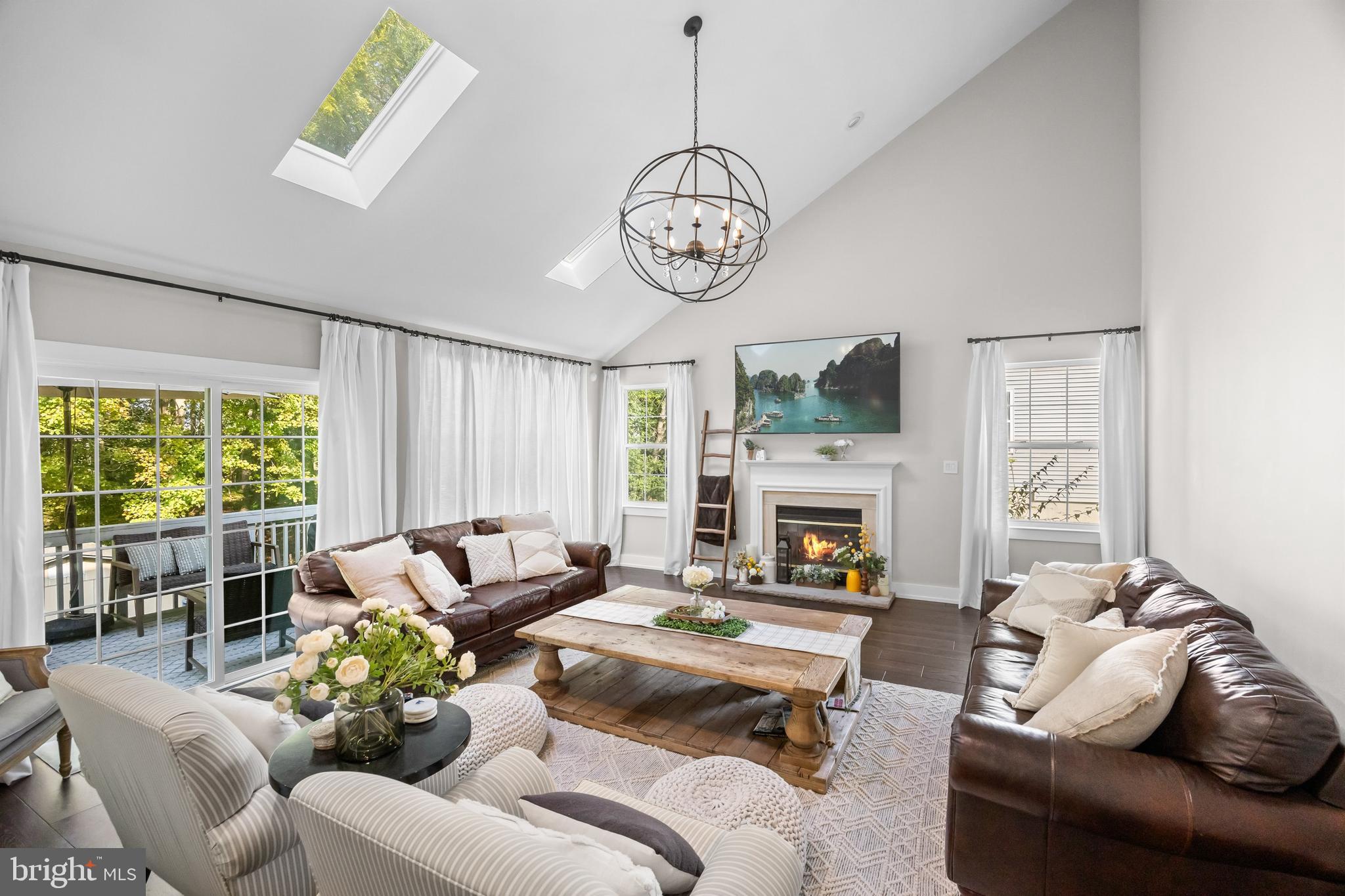 18 CARRIAGE DR.