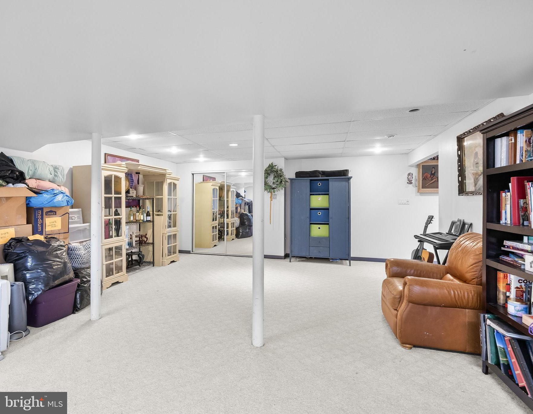 18 CARRIAGE DR.