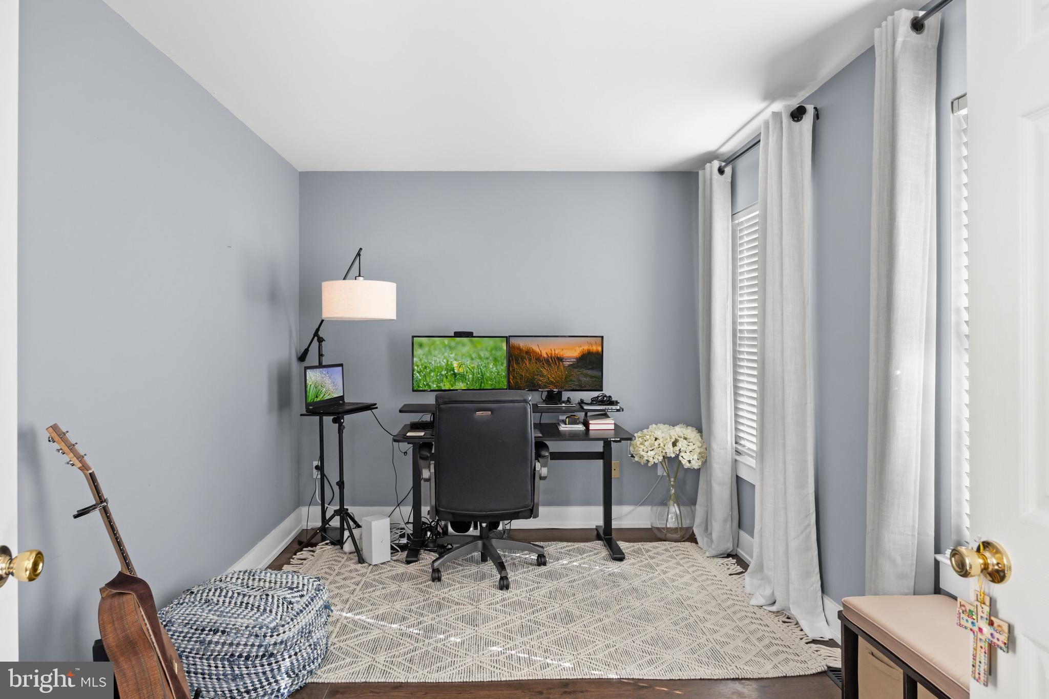 18 CARRIAGE DR.