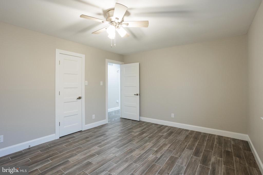 223 FOXWOOD LANE