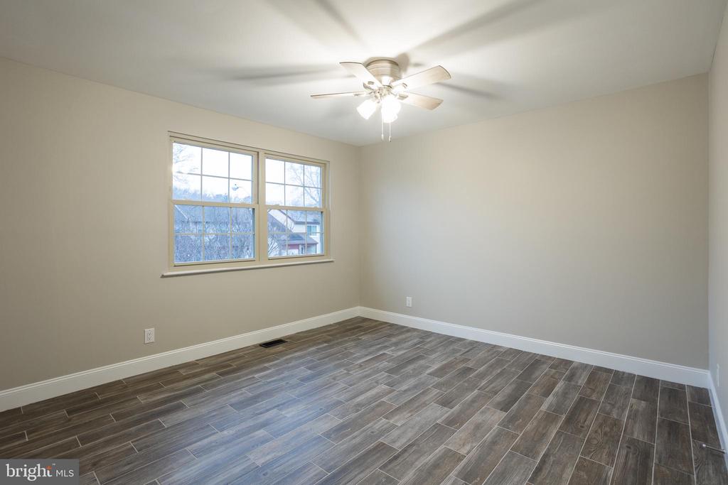 223 FOXWOOD LANE