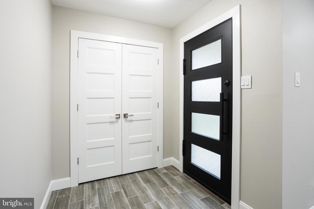 223 FOXWOOD LANE