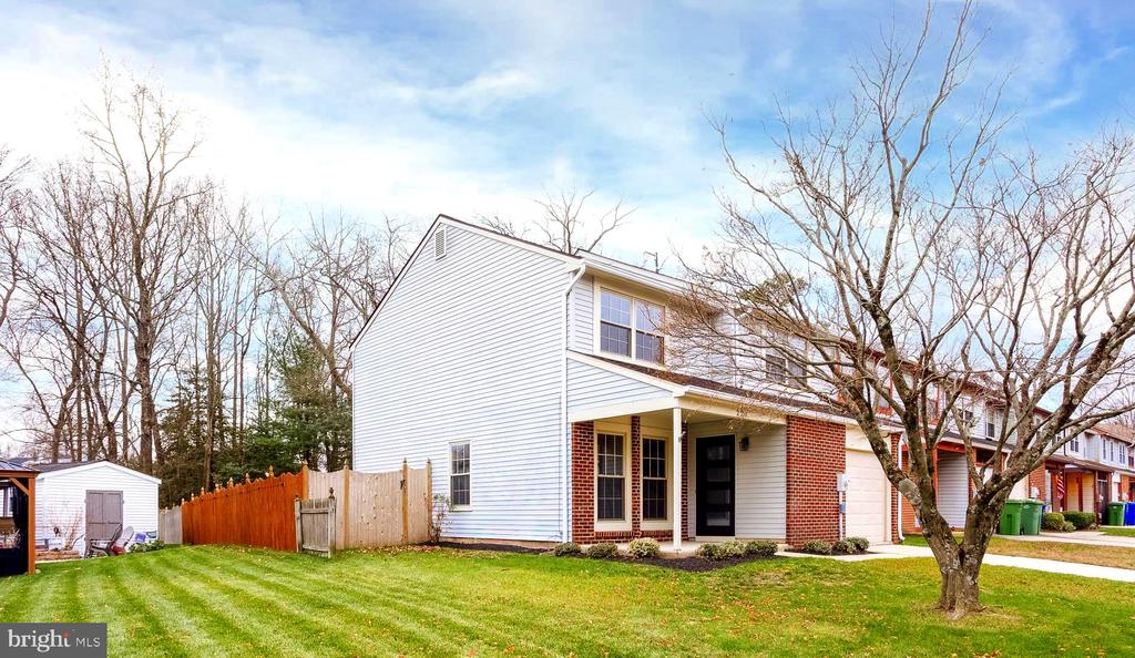 223 FOXWOOD LANE