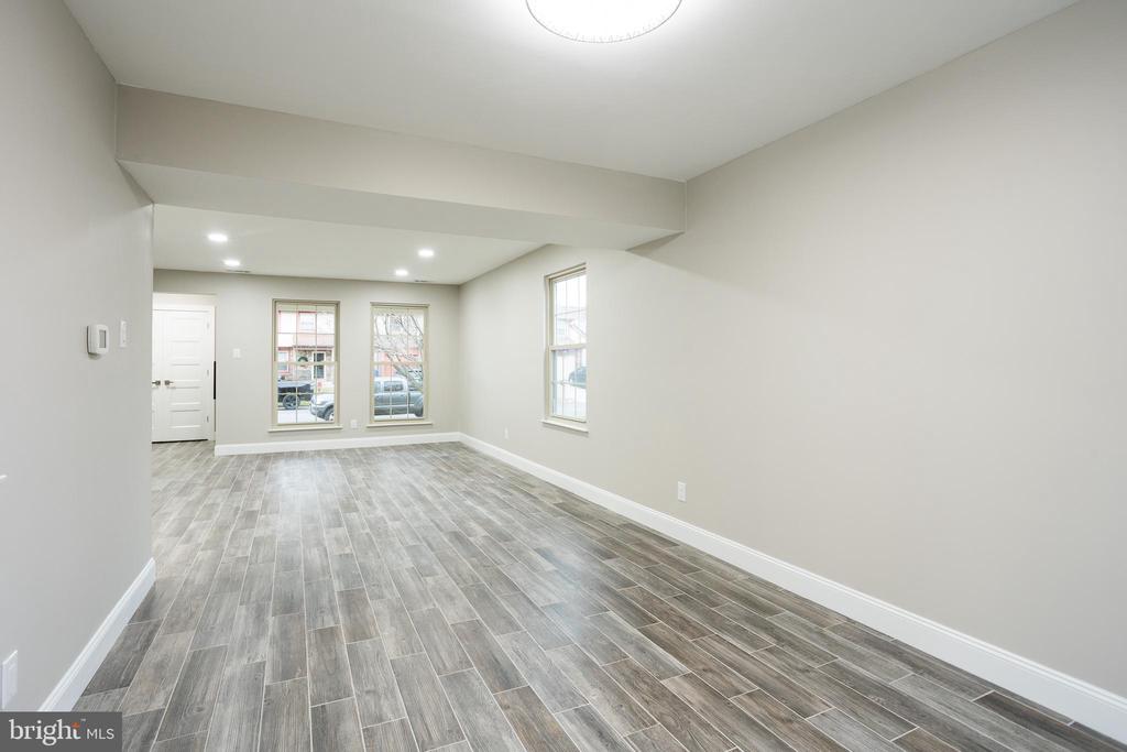 223 FOXWOOD LANE