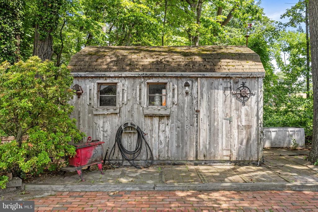 625 DELANCO ROAD
