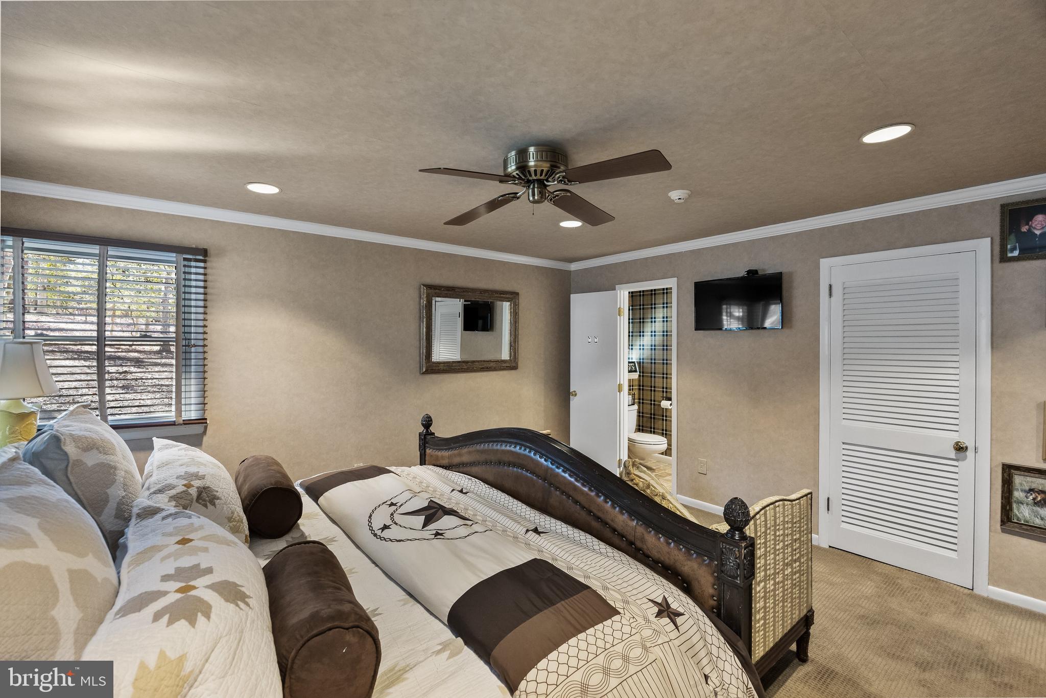 34 Manning Ln