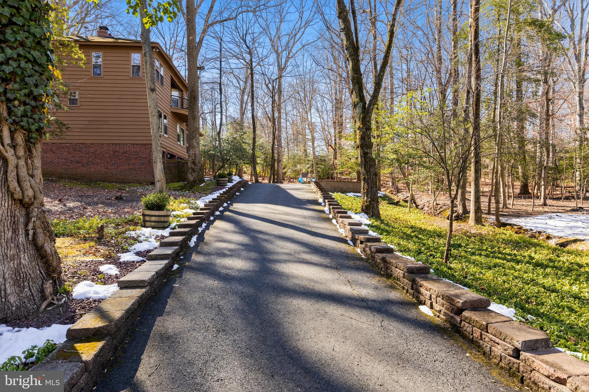 34 Manning Ln