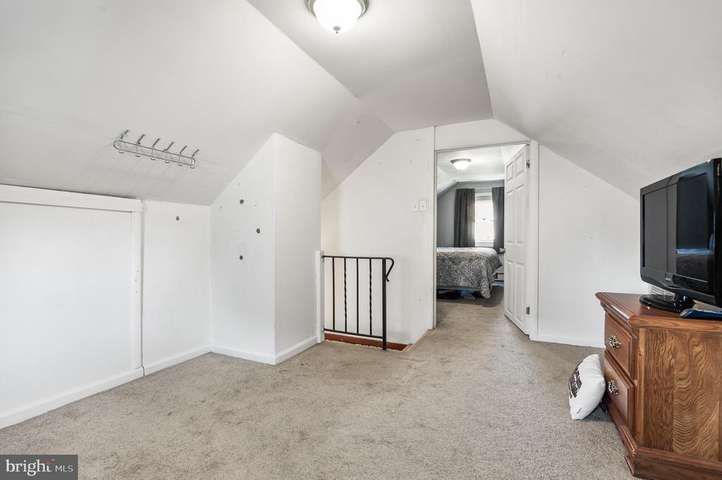 309 Delaware Ave