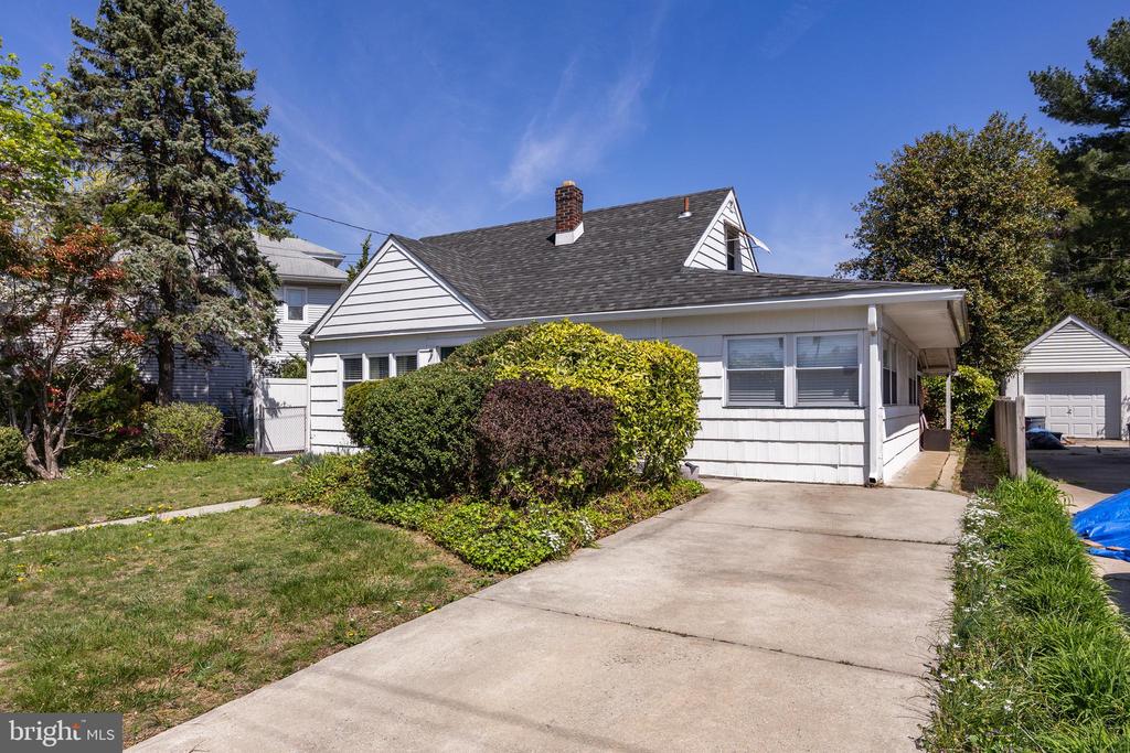 309 Delaware Ave