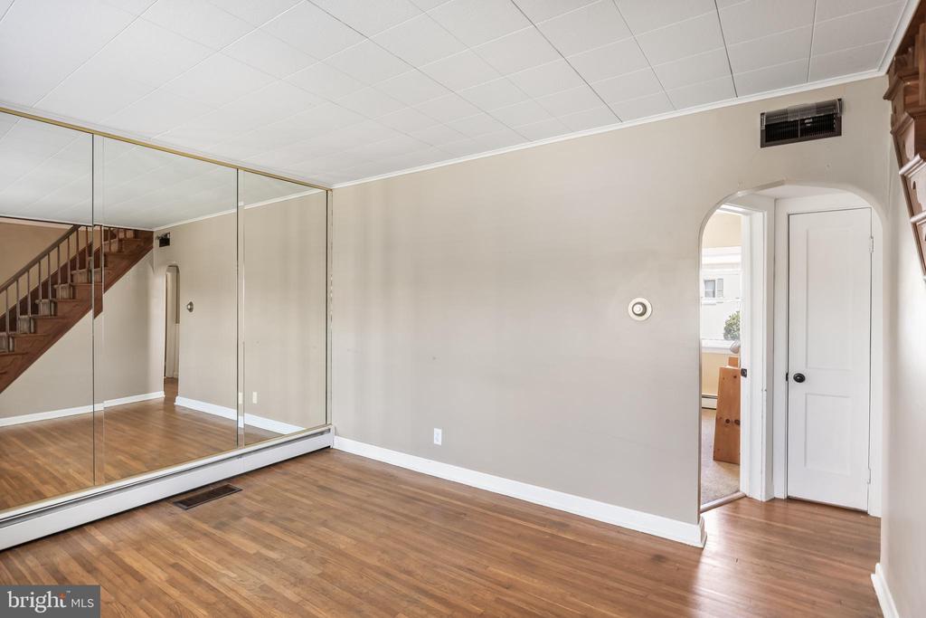 309 Delaware Ave