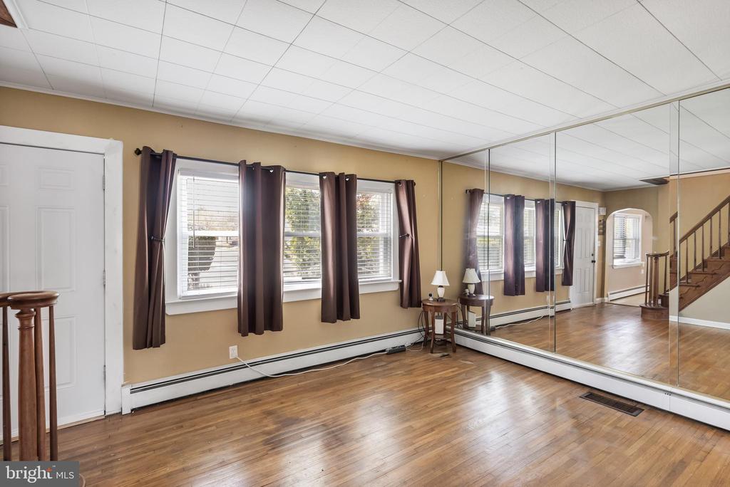 309 Delaware Ave