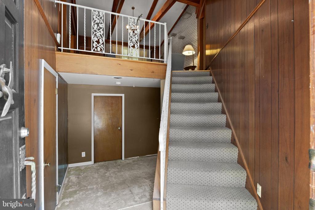 49 Clover Ave
