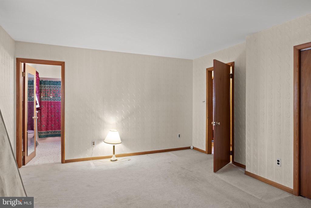49 Clover Ave