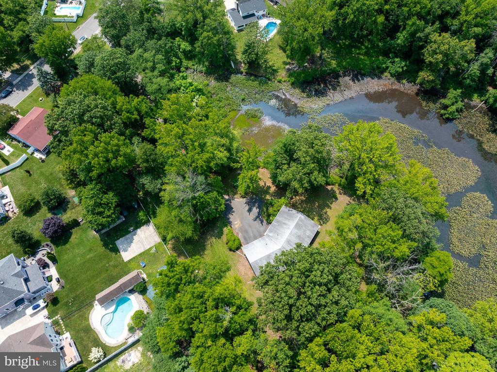 49 Clover Ave