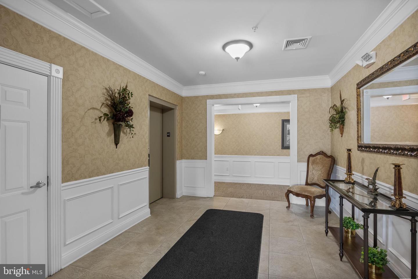 7330 Maple Ave #116