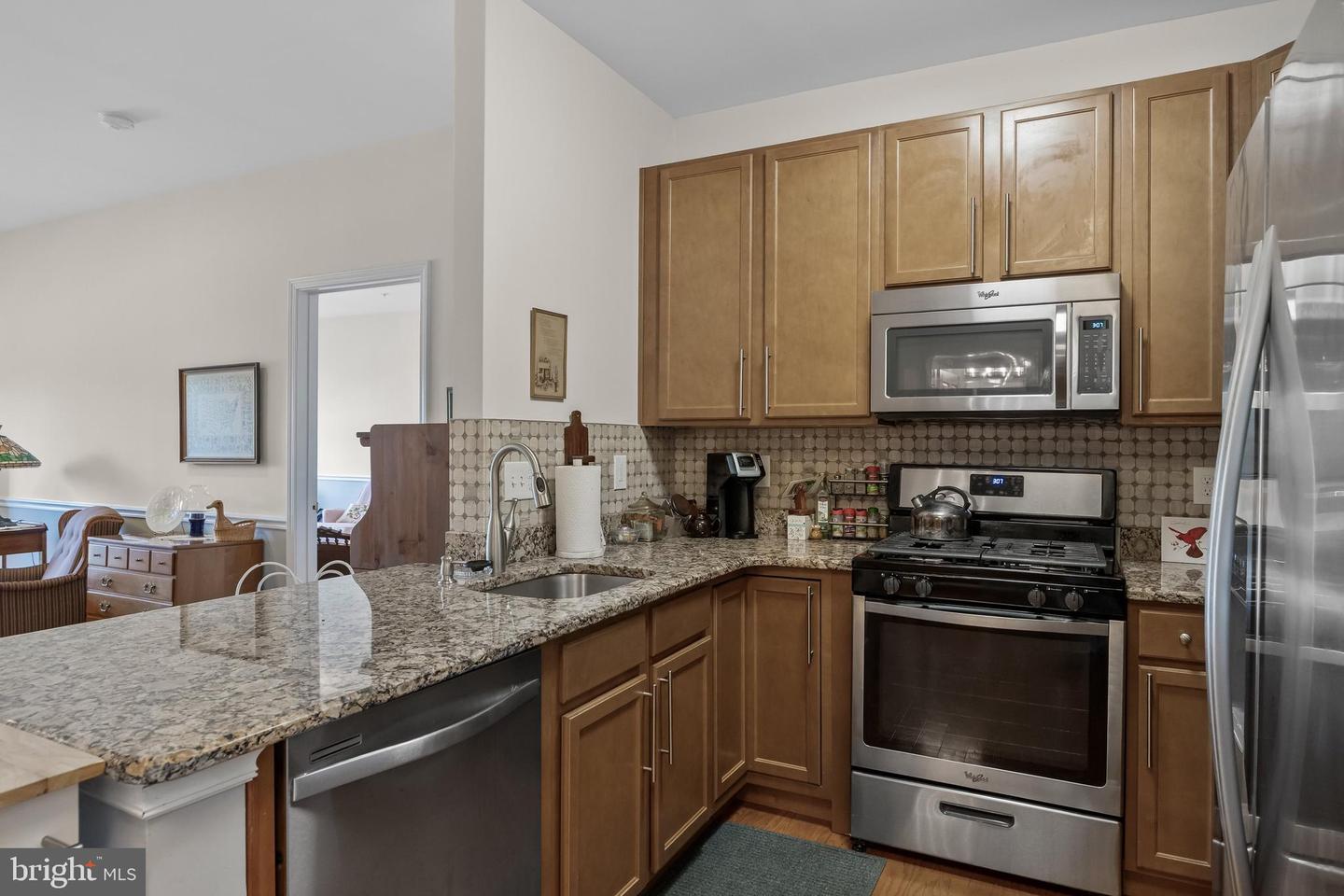 7330 Maple Ave #116