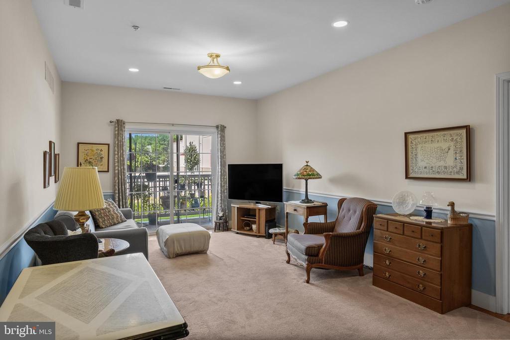 7330 Maple Ave #116