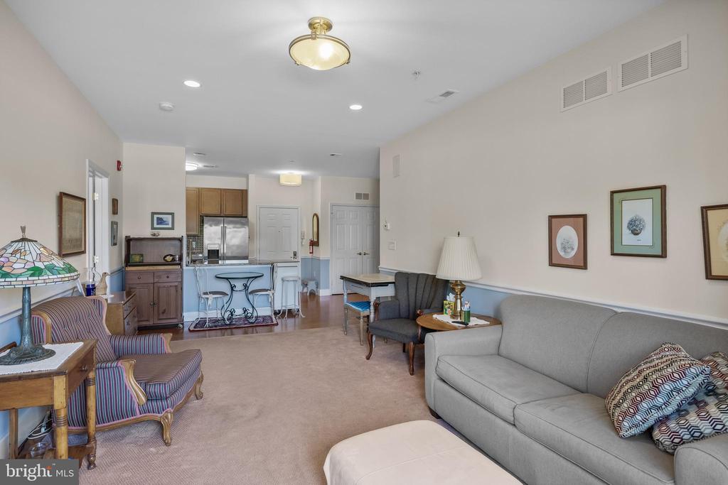 7330 Maple Ave #116