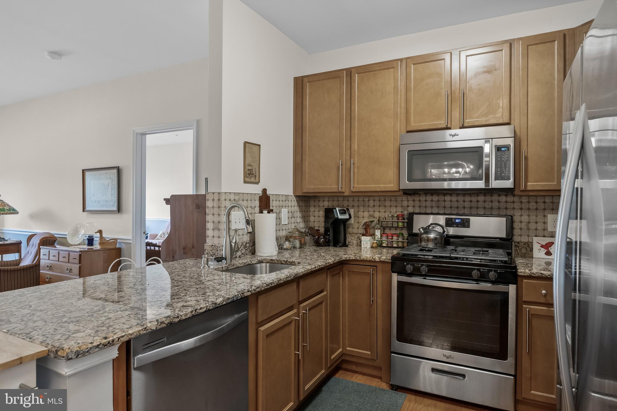 7330 Maple Ave #116