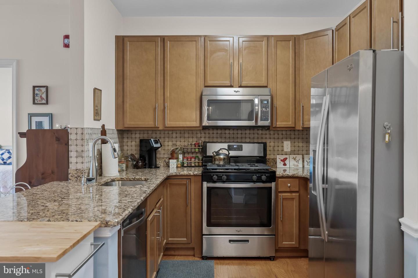 7330 Maple Ave #116