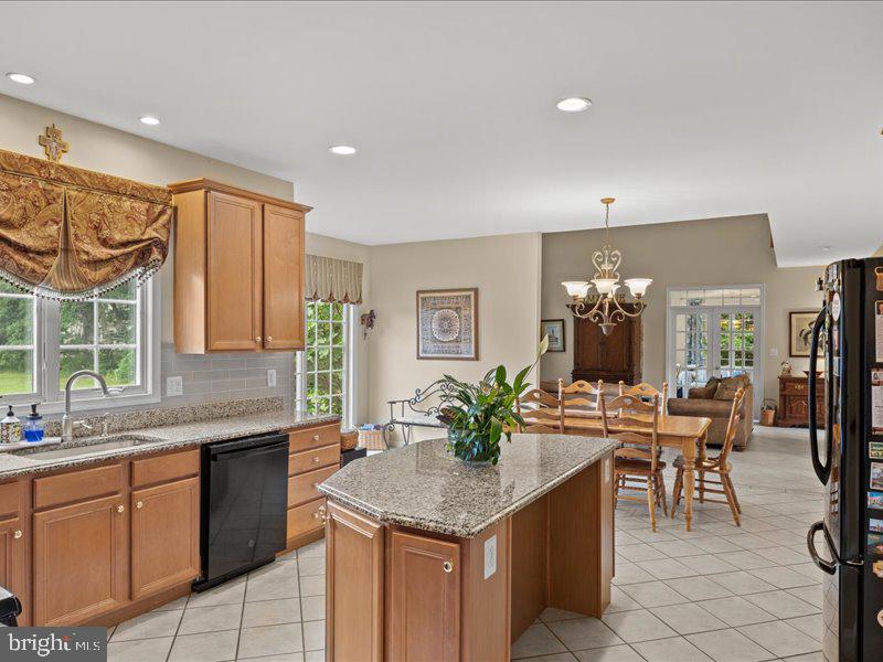 43 Joseph Dr