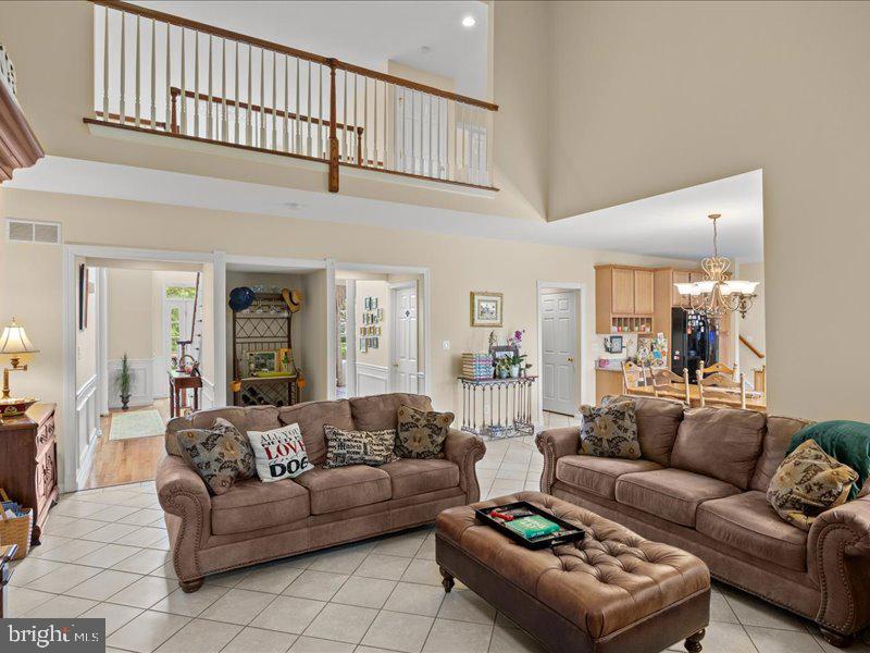 43 Joseph Dr