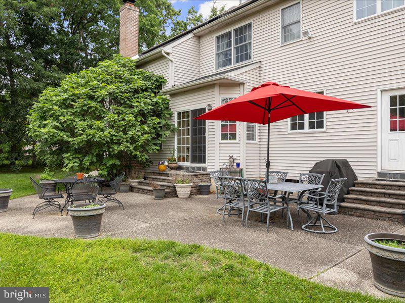 43 Joseph Dr