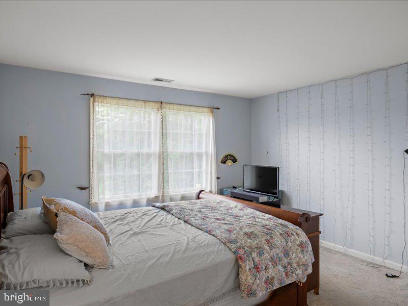 43 Joseph Dr