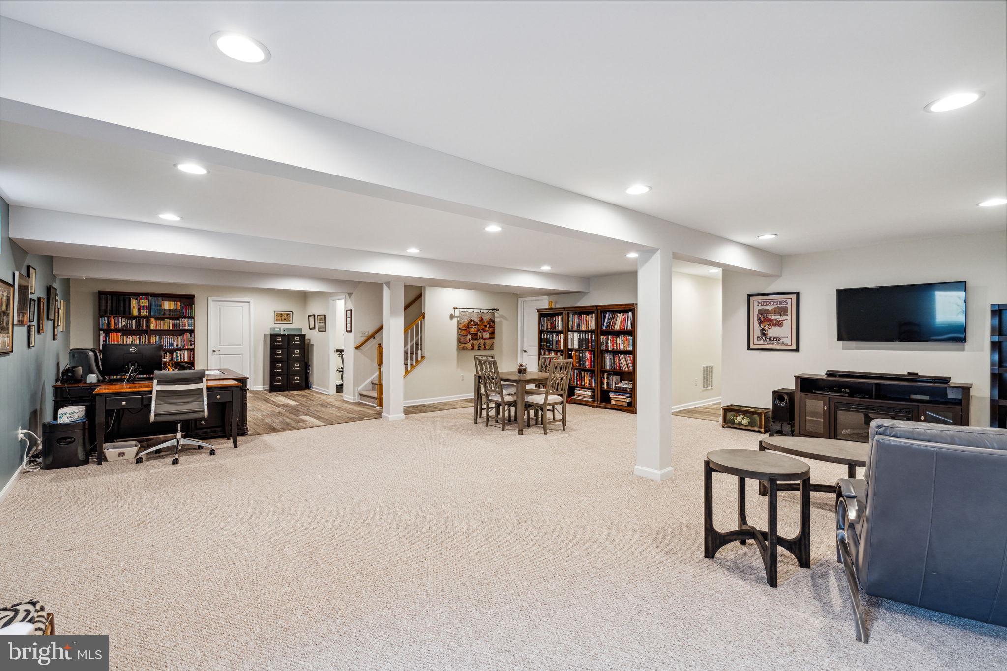 1133 LYNCH CIRCLE