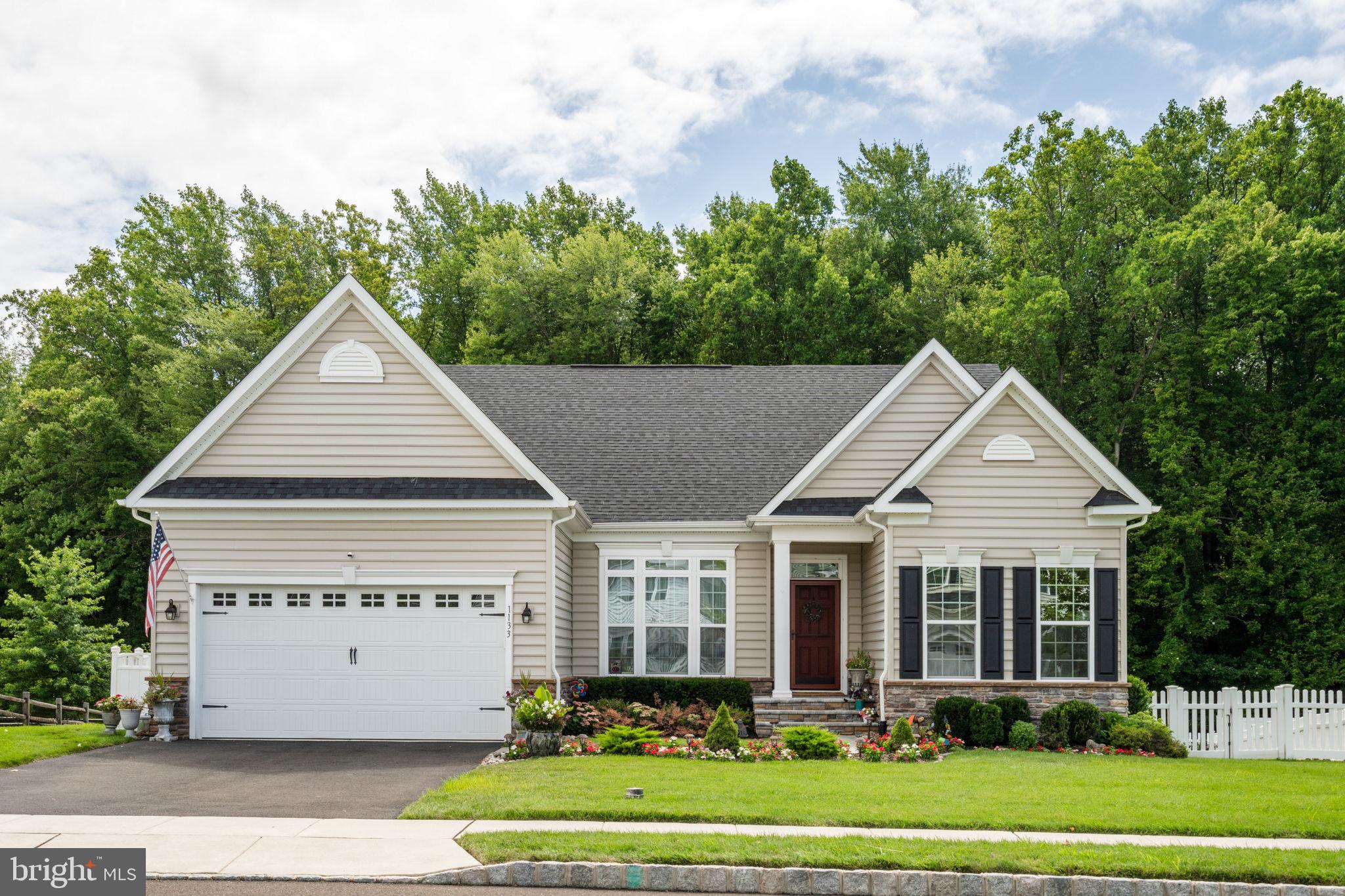 1133 LYNCH CIRCLE