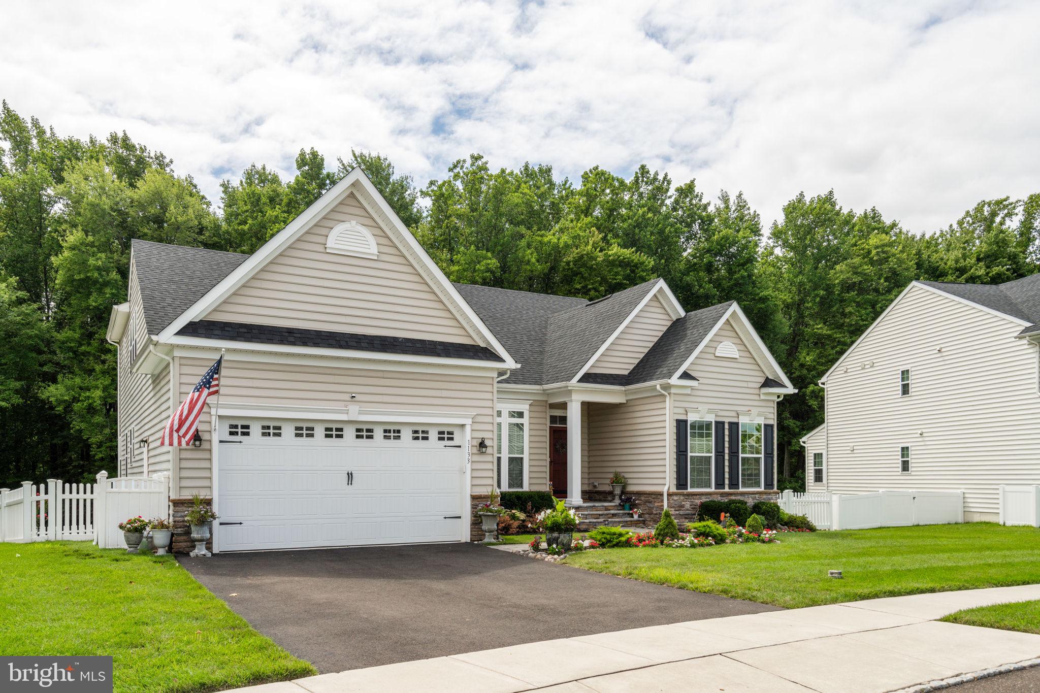 1133 LYNCH CIRCLE