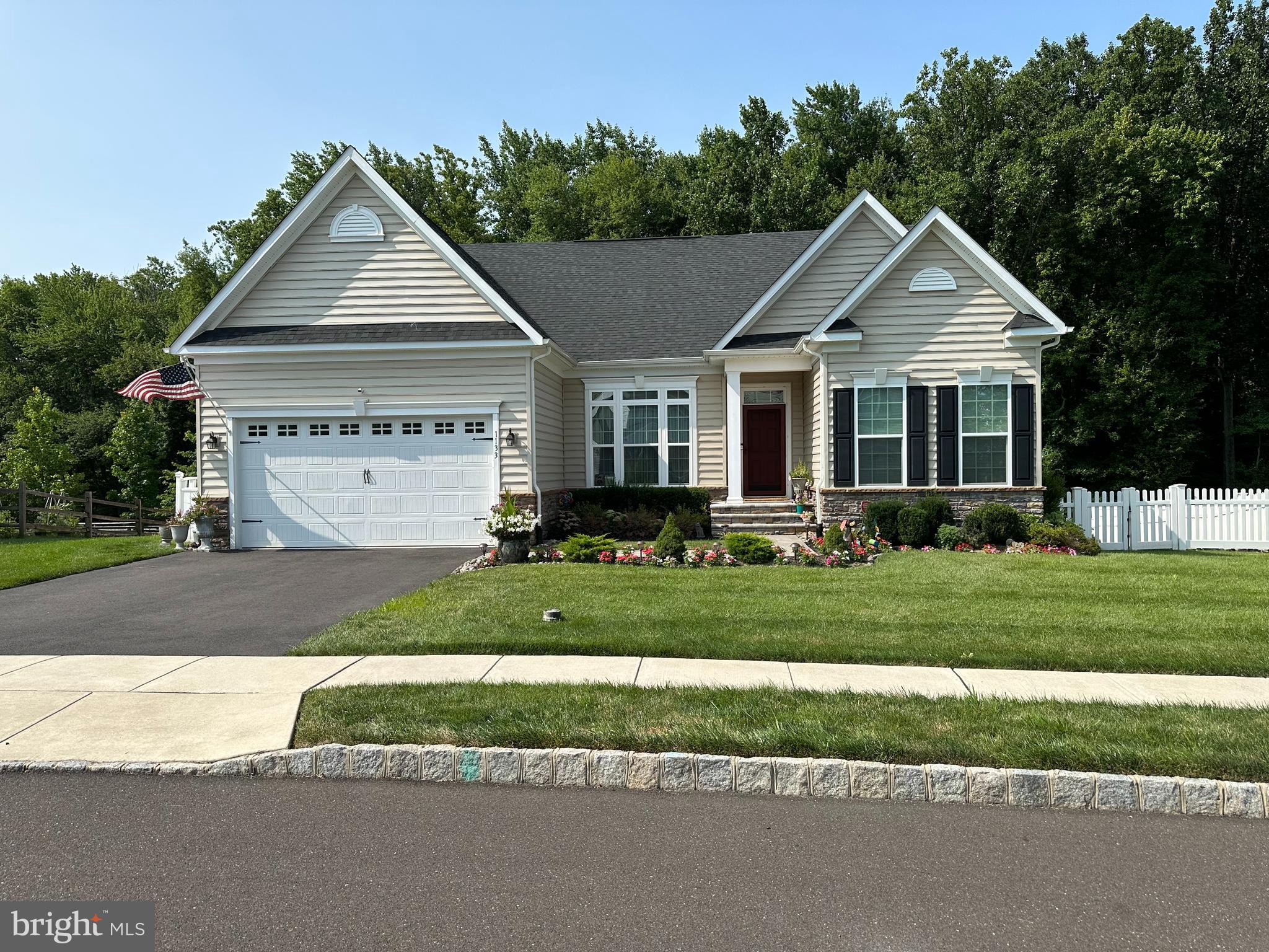 1133 LYNCH CIRCLE