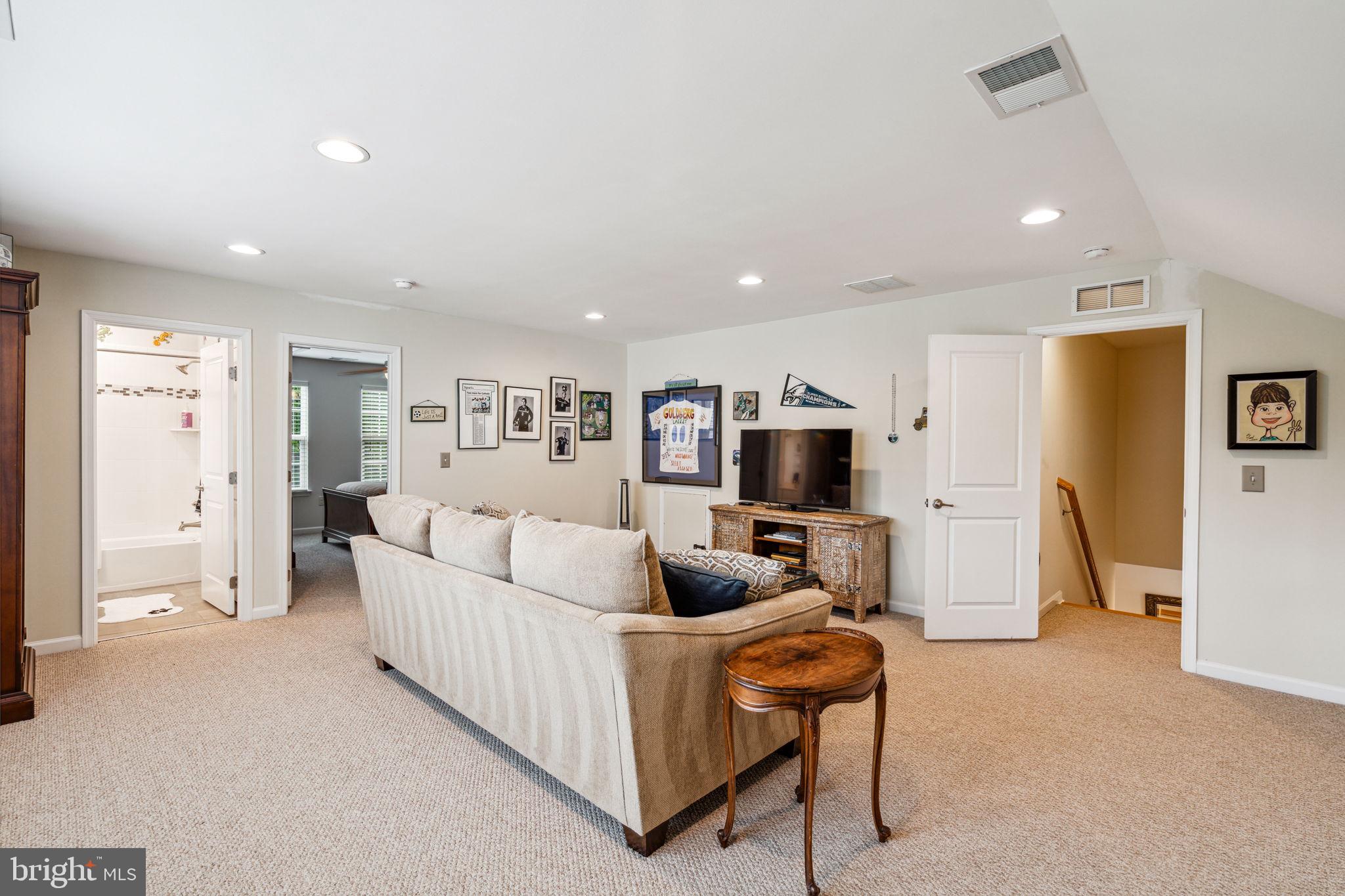 1133 LYNCH CIRCLE