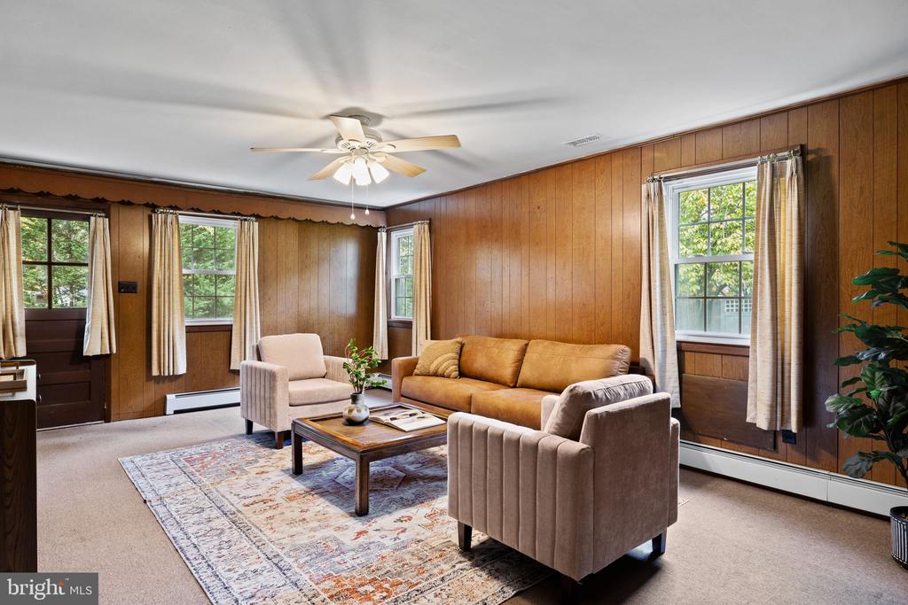 1014 TOWNSEND CIRCLE