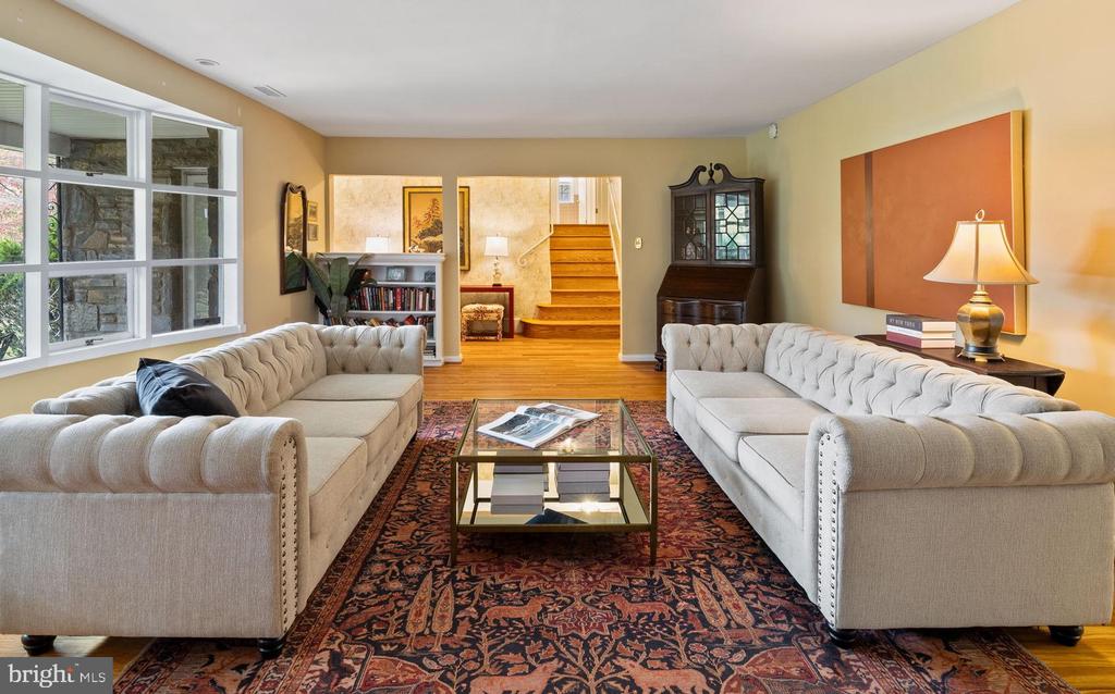 1014 TOWNSEND CIRCLE
