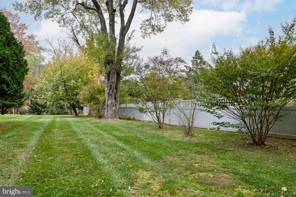 1014 TOWNSEND CIRCLE