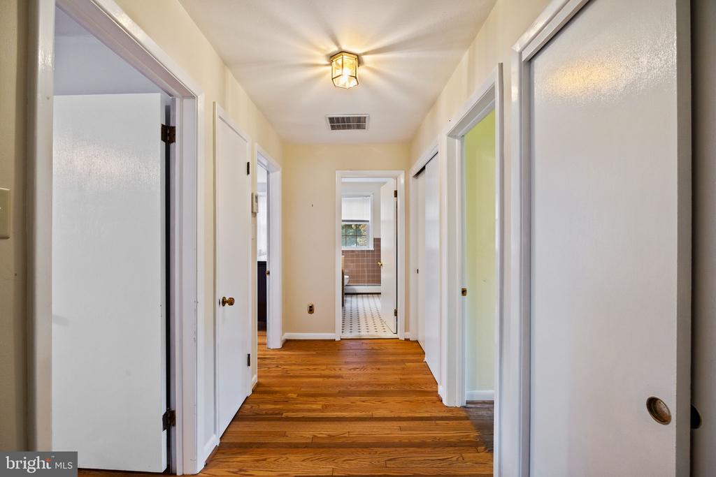 1014 TOWNSEND CIRCLE