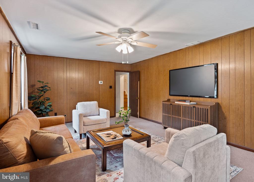 1014 TOWNSEND CIRCLE