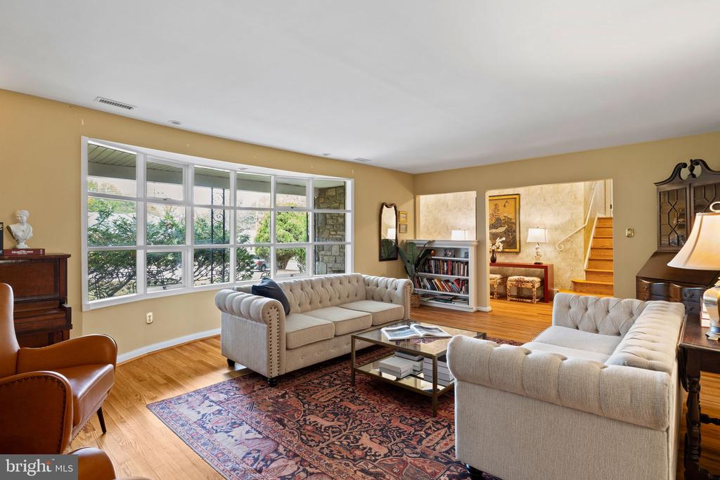 1014 TOWNSEND CIRCLE