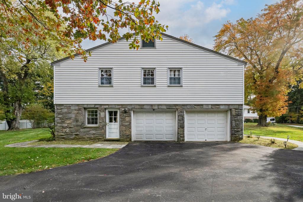 1014 TOWNSEND CIRCLE