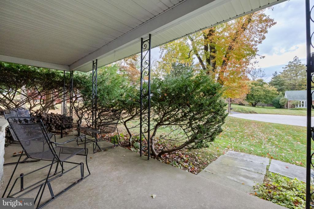 1014 TOWNSEND CIRCLE