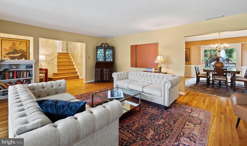 1014 TOWNSEND CIRCLE