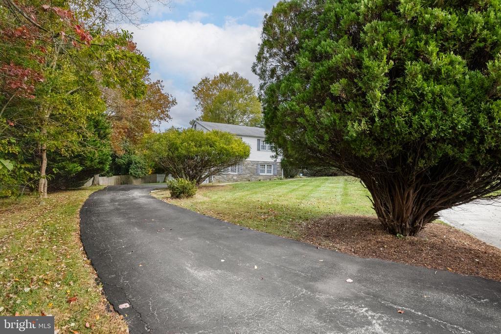 1014 TOWNSEND CIRCLE
