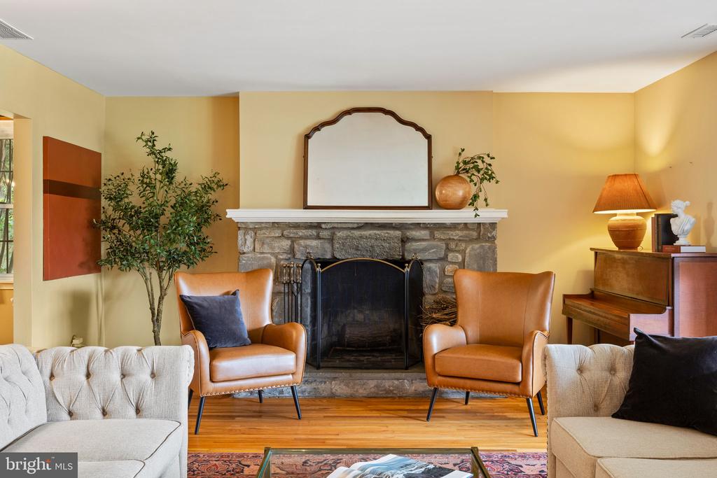 1014 TOWNSEND CIRCLE