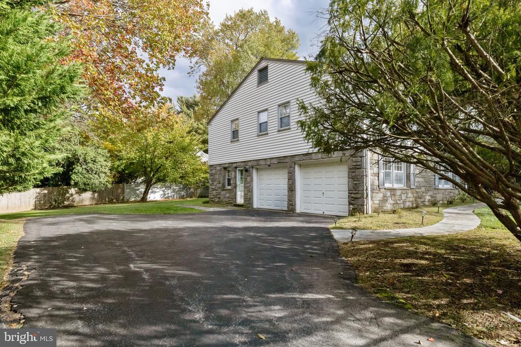 1014 TOWNSEND CIRCLE