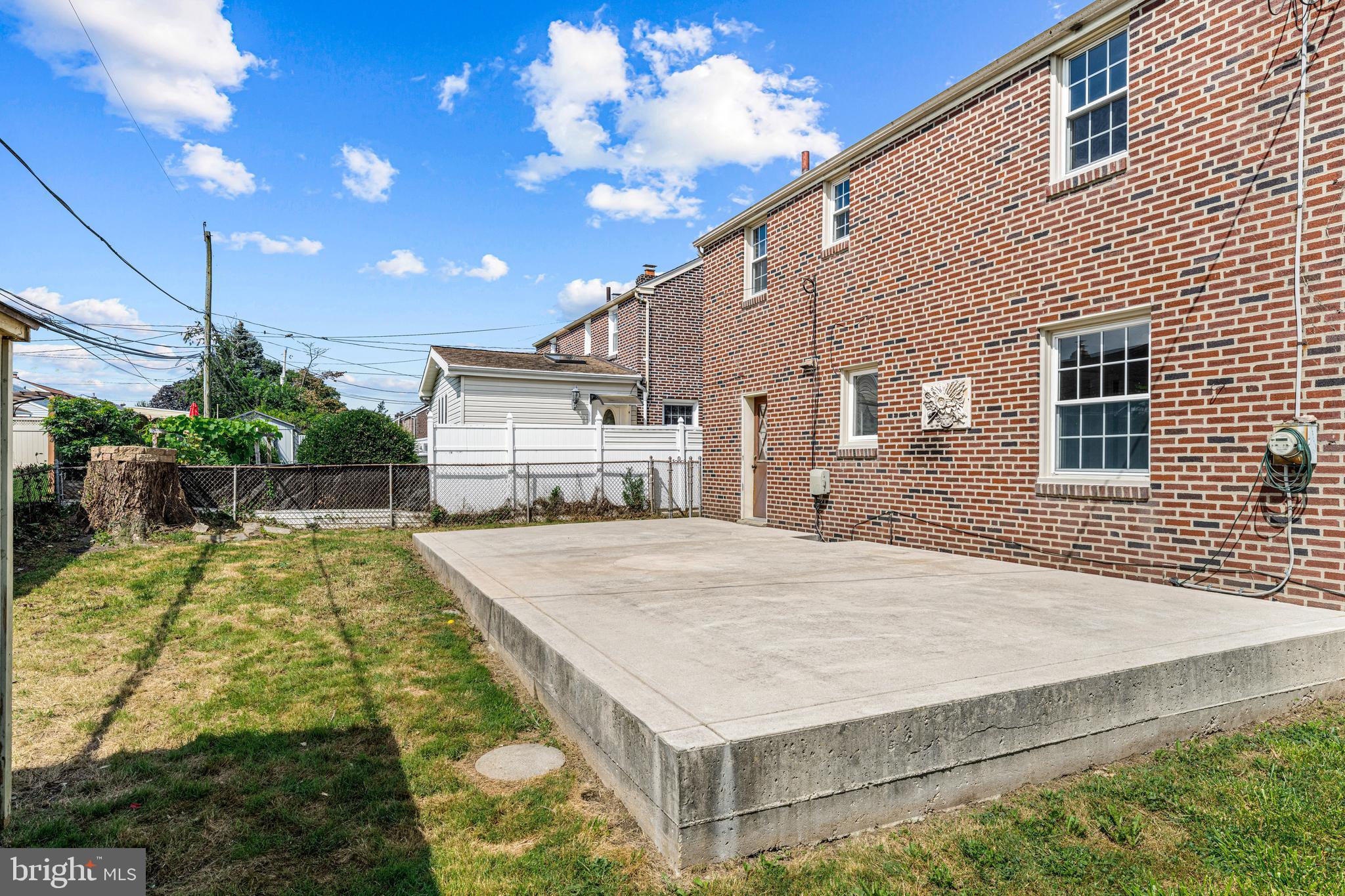 1413 SUNNYHILL LANE